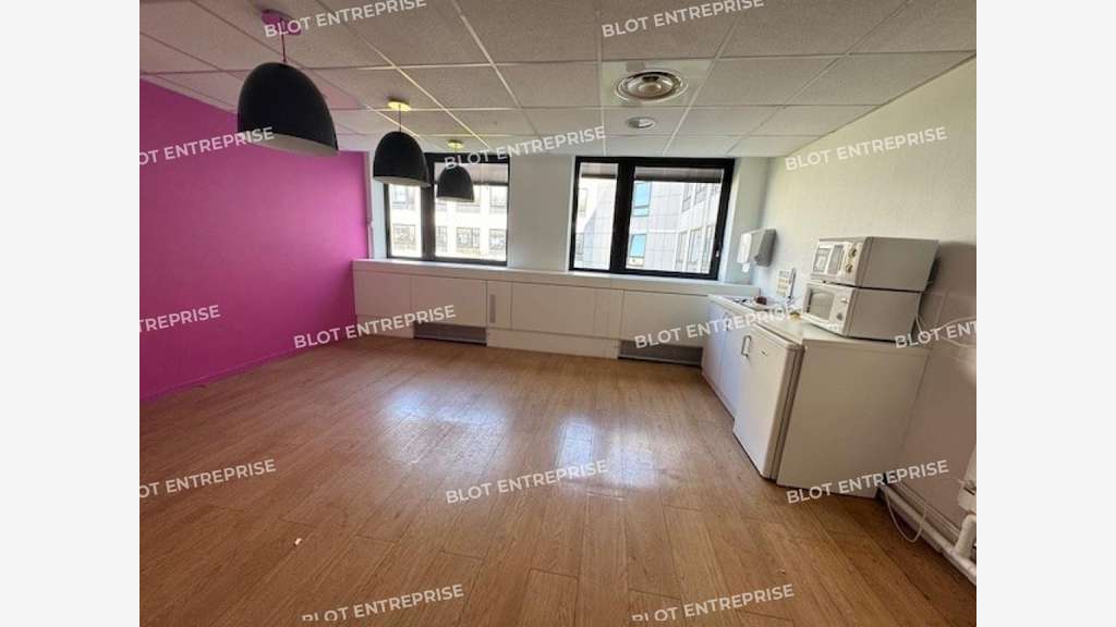 A louer bureaux 1791m² divisibles à Nantes