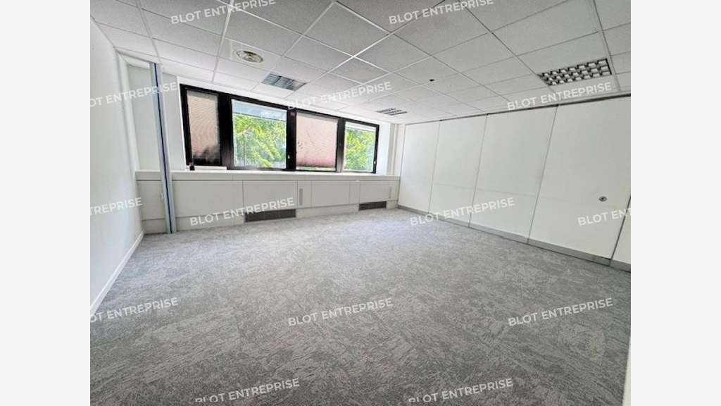 A louer bureaux 1791m² divisibles à Nantes