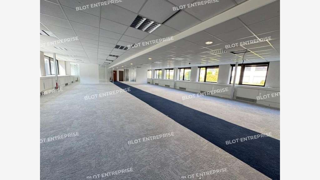 A louer bureaux 1791m² divisibles à Nantes