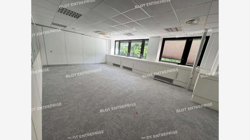 A louer bureaux 1791m² divisibles à Nantes