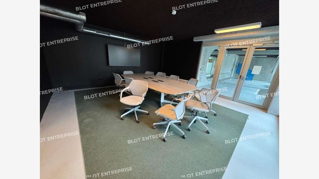 A louer bureaux 867m² divisibles Île de Nantes