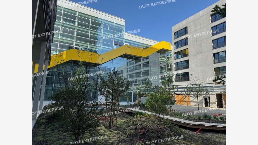A louer bureaux 867m² divisibles Île de Nantes