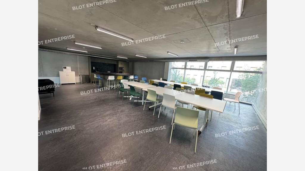 A louer bureaux 867m² divisibles Île de Nantes