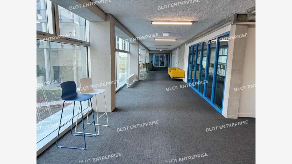 A louer bureaux 867m² divisibles Île de Nantes
