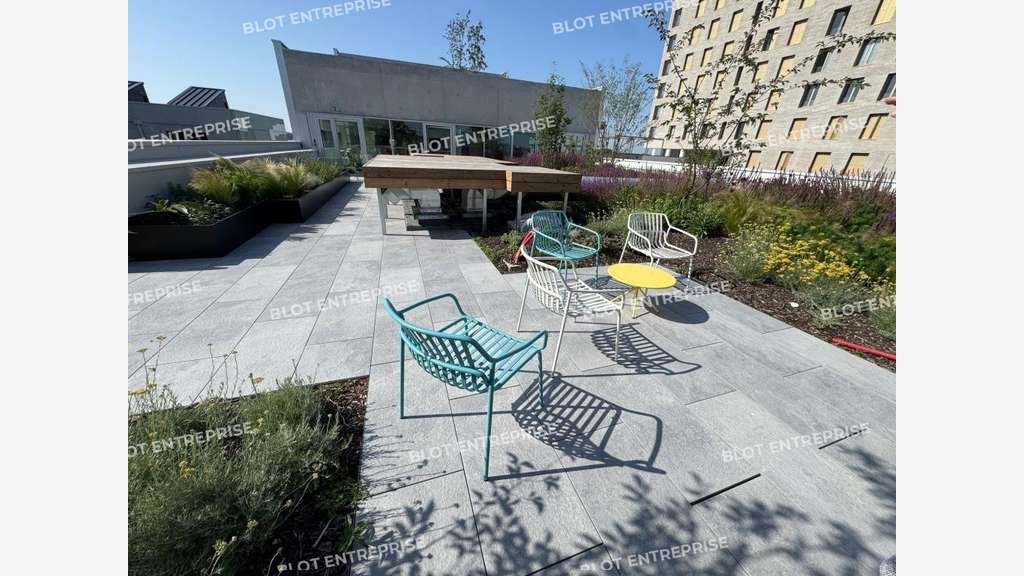 A louer bureaux 867m² divisibles Île de Nantes