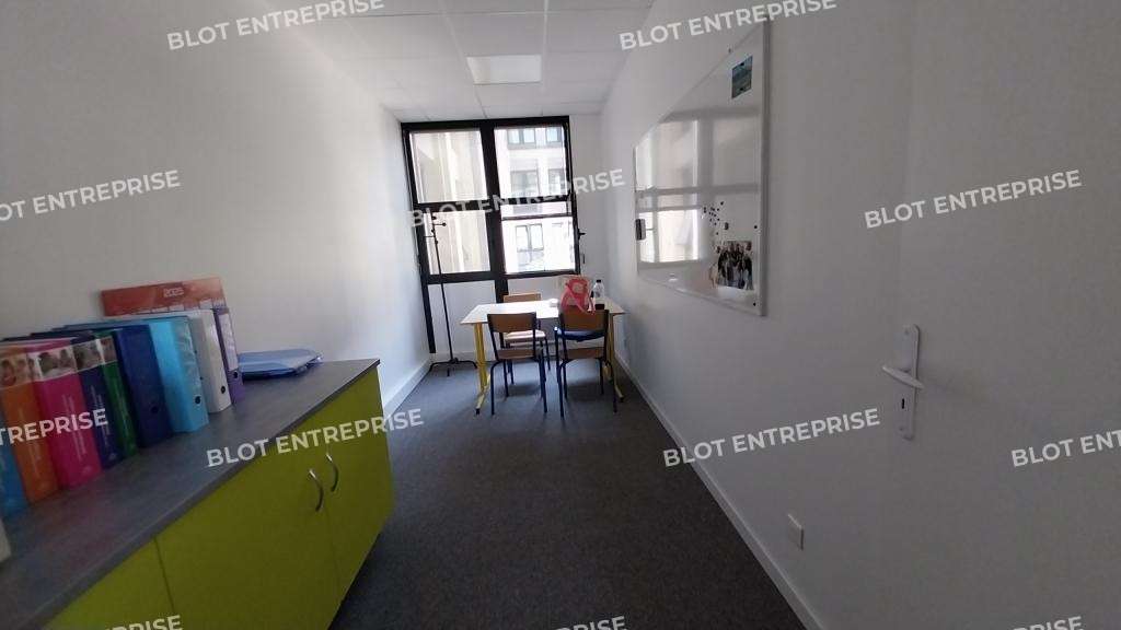 A louer bureaux immeuble Les Salorges 243m² Nantes