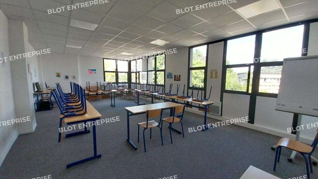 A louer bureaux immeuble Les Salorges 243m² Nantes