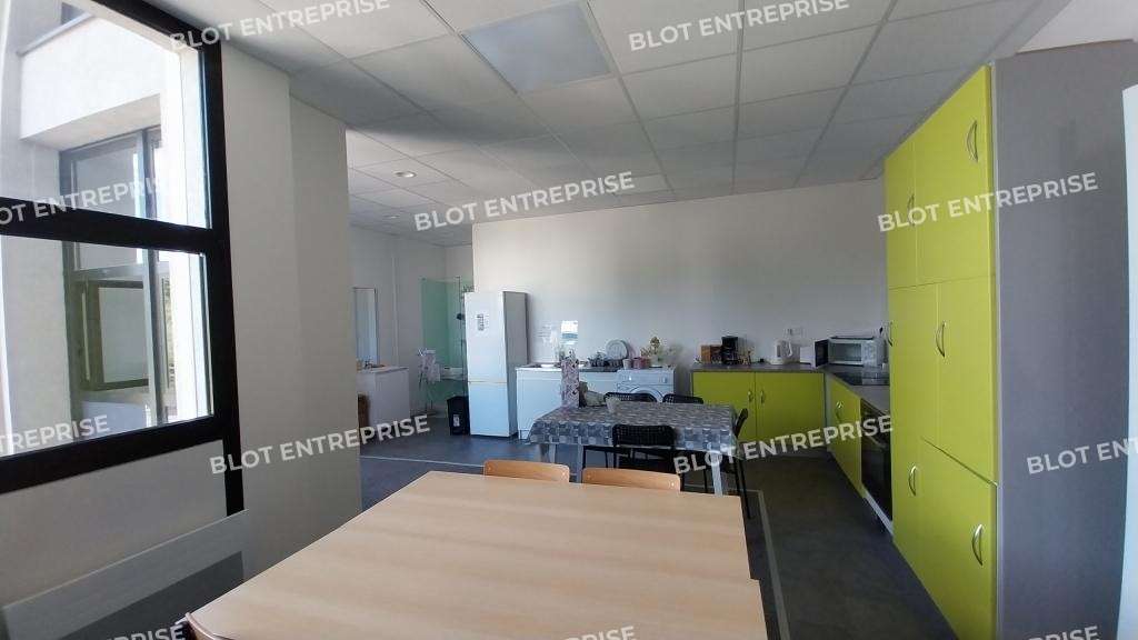 A louer bureaux immeuble Les Salorges 243m² Nantes