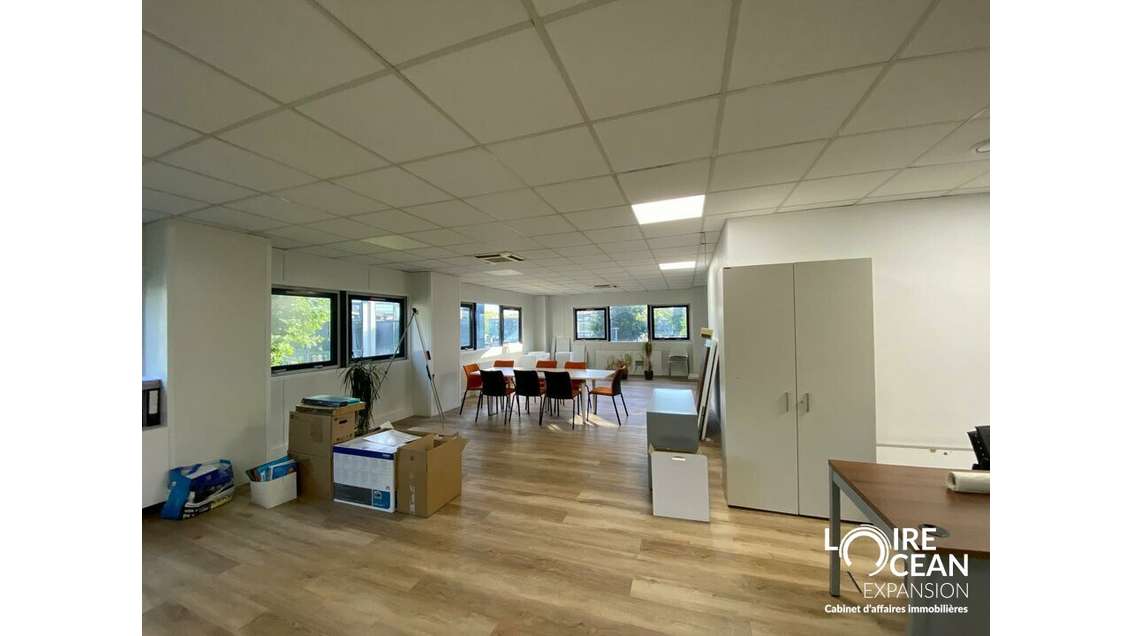 Bureaux rénovés 124m² à louer à Nantes Est