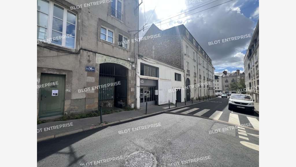 A louer bureaux 476m² à Nantes Saint-Clément