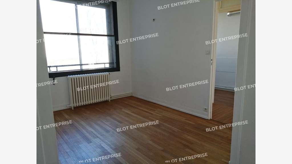 A louer bureaux 79m² R+1 à Nantes Graslin