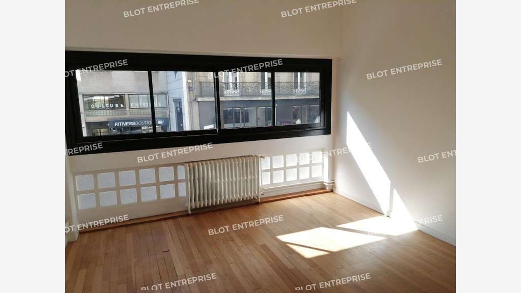 A louer bureaux 79m² R+1 à Nantes Graslin