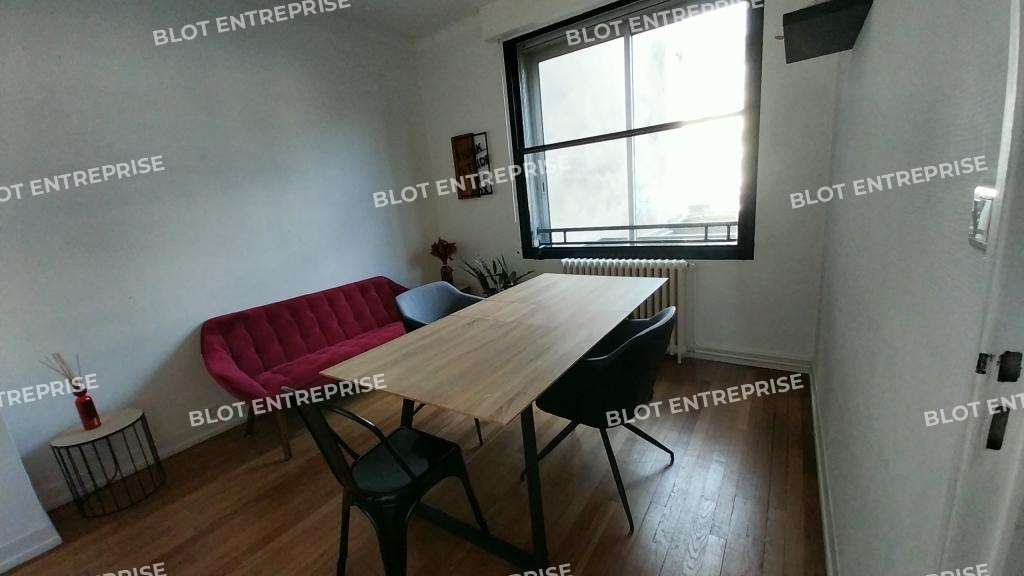 A louer bureaux 79m² R+1 à Nantes Graslin