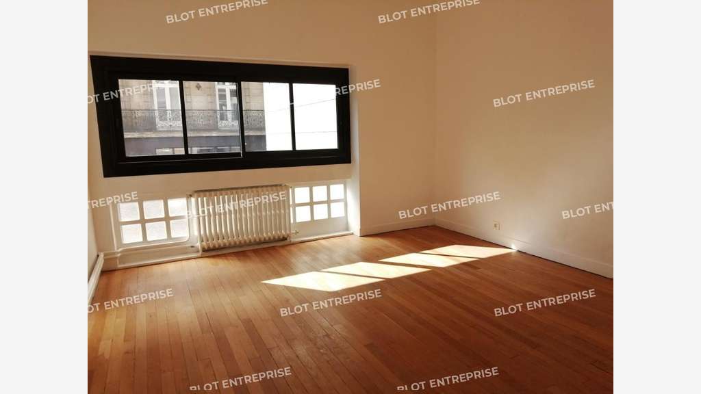 A louer bureaux 79m² R+1 à Nantes Graslin
