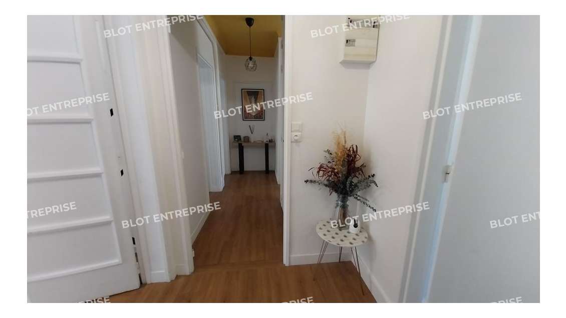 A louer bureaux 79m² R+1 à Nantes Graslin 