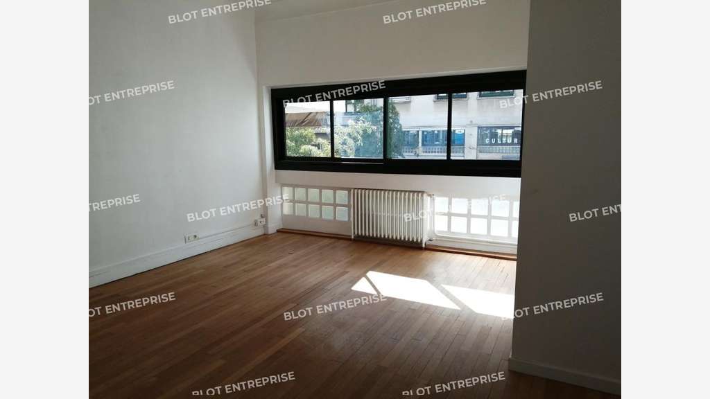A louer bureaux 79m² R+1 à Nantes Graslin