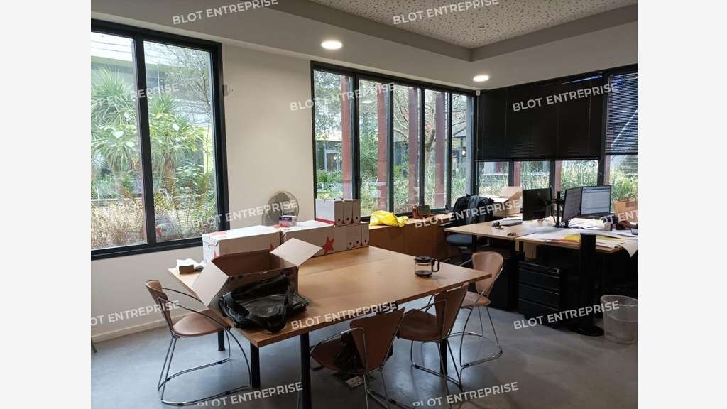 A louer bureaux 110m² Nantes centre Champs de Mars