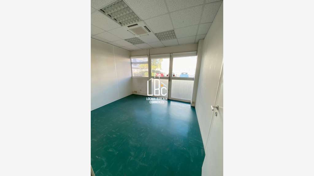 Plateau de bureaux 275m² à louer Nantes Est