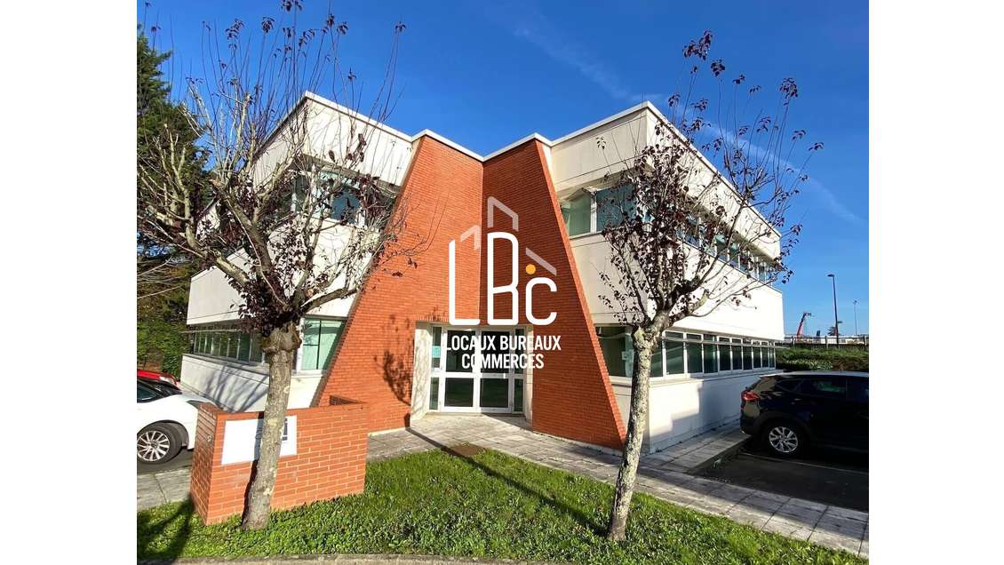 Plateau de bureaux 275m² à louer Nantes Est