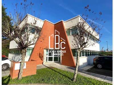 Plateau de bureaux 275m² à louer Nantes Est