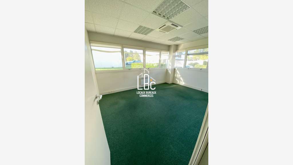 Plateau de bureaux 275m² à louer Nantes Est