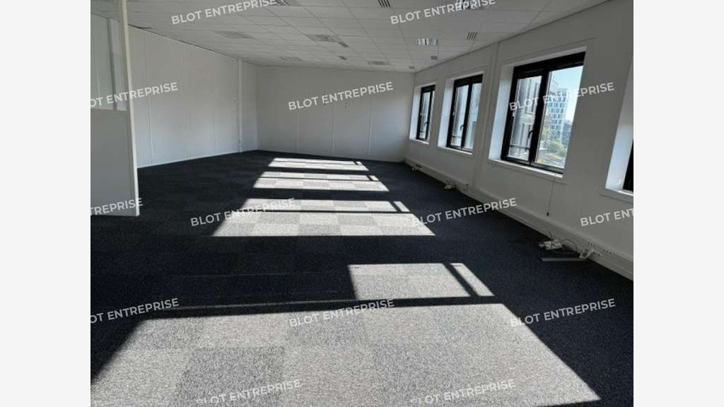 A louer bureaux 2 334m² idéalement situé à Nantes