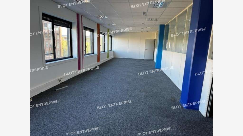 A louer bureaux 2 334m² idéalement situé à Nantes