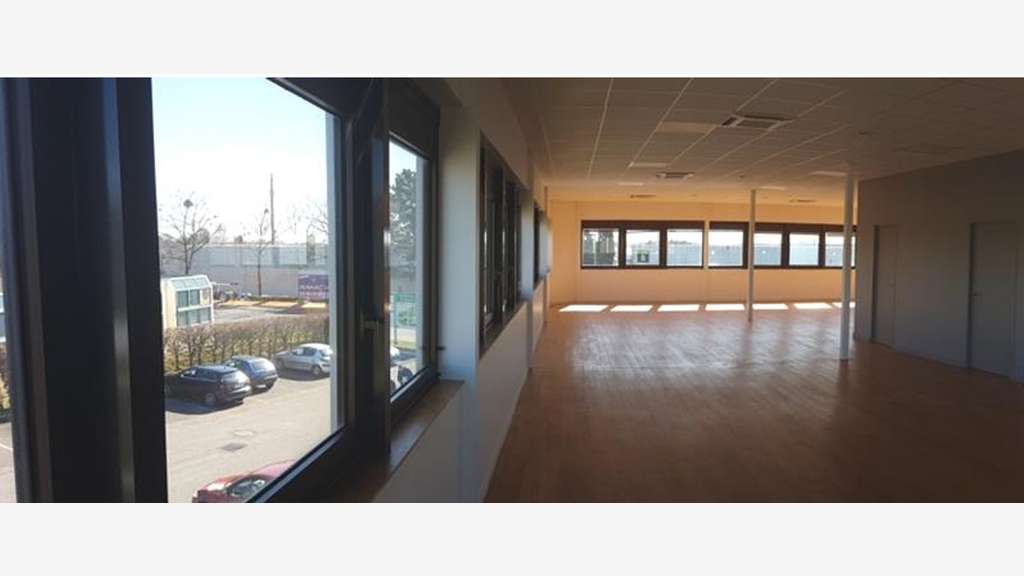 A louer bureaux rénovés de de 375m² Nantes Est