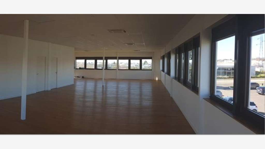 A louer bureaux rénovés de de 375m² Nantes Est