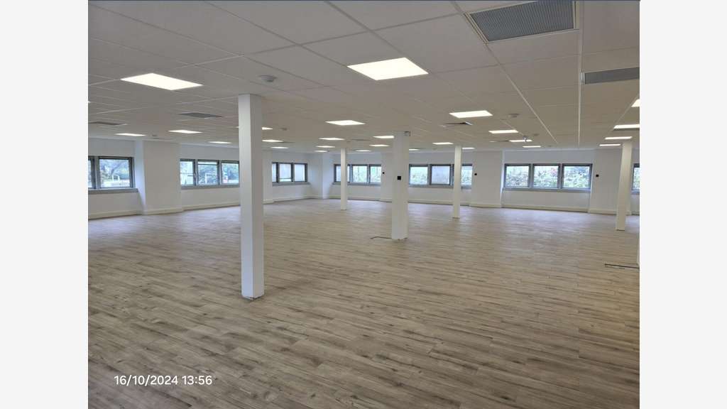 A louer bureaux rénovés de 480m² à Nantes Est