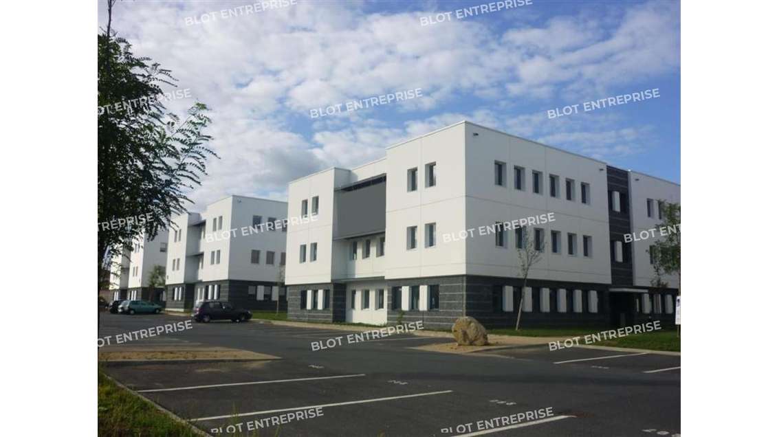 Loue bureaux de 239m² à Nantes prox périphérique