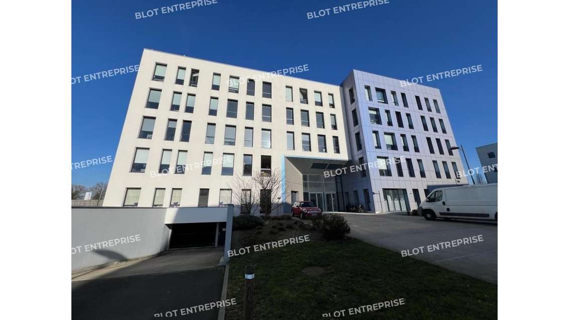 A louer plateau de bureaux 422m² R+1 à Nantes