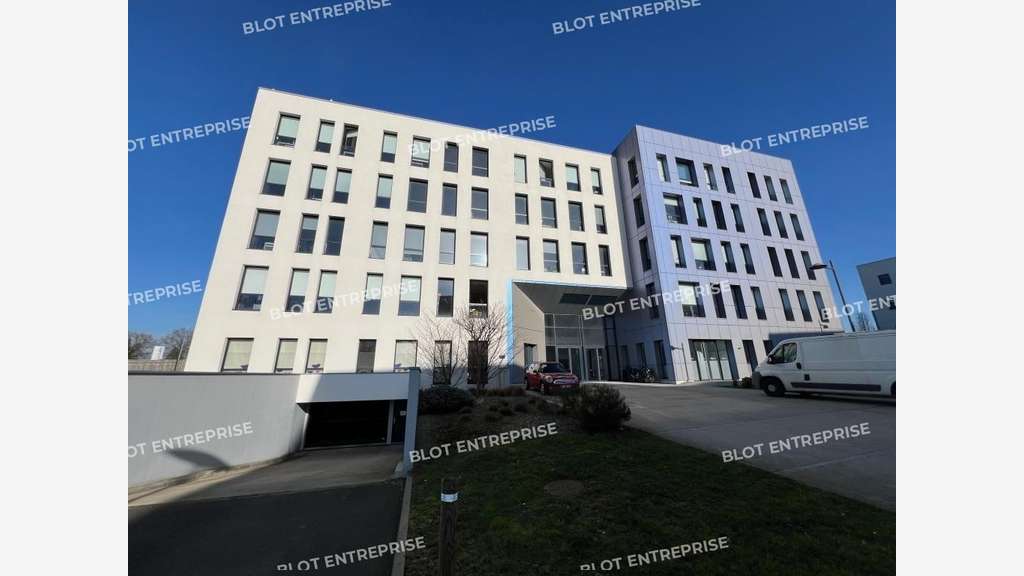 A louer plateau de bureaux 422m² R+1 à Nantes