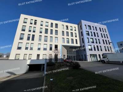 A louer plateau de bureaux 422m² R+1 à Nantes