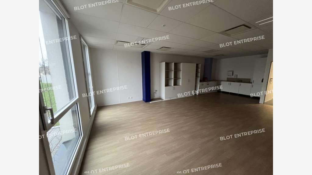 A louer plateau de bureaux 422m² R+1 à Nantes
