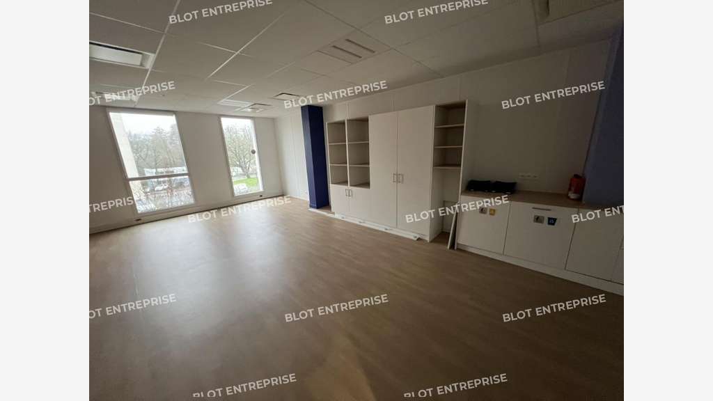 A louer plateau de bureaux 422m² R+1 à Nantes