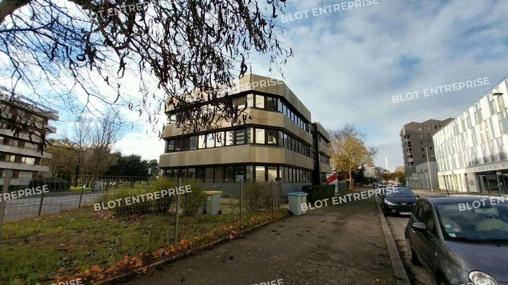 A louer bureaux 126m² belle visibilité à Nantes