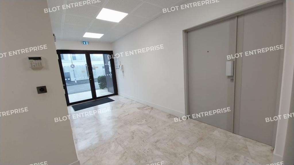 A louer bureaux 126m² belle visibilité à Nantes