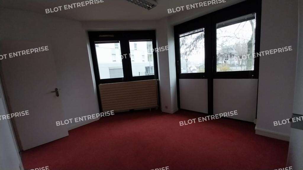 A louer bureaux 126m² belle visibilité à Nantes