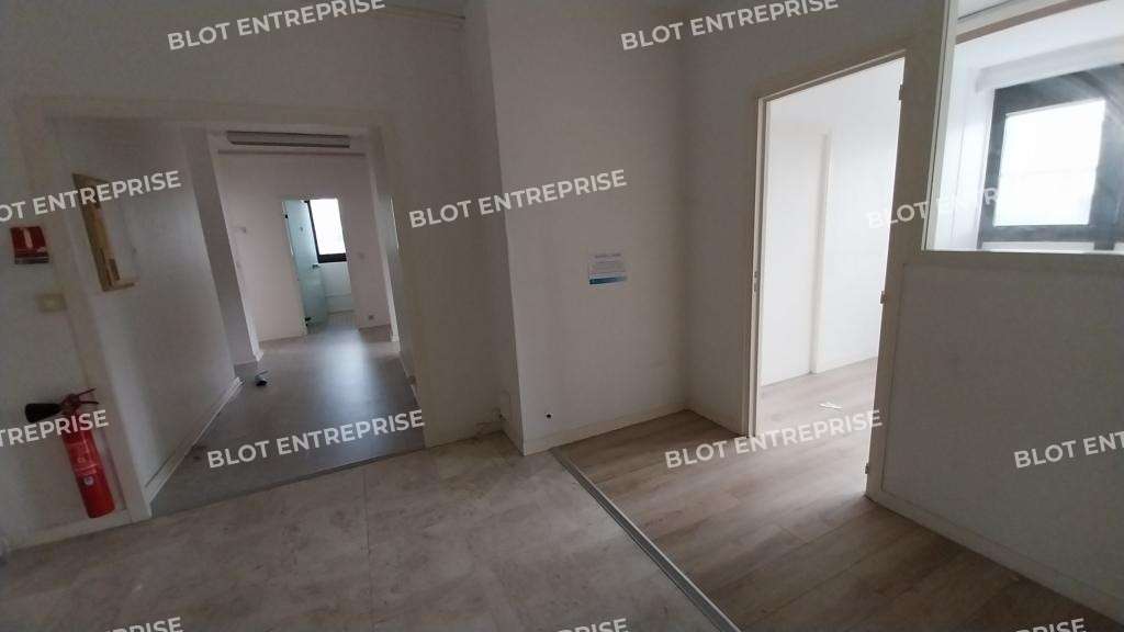 A louer bureaux 126m² belle visibilité à Nantes