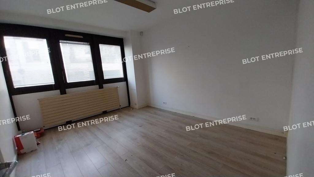 A louer bureaux 126m² belle visibilité à Nantes