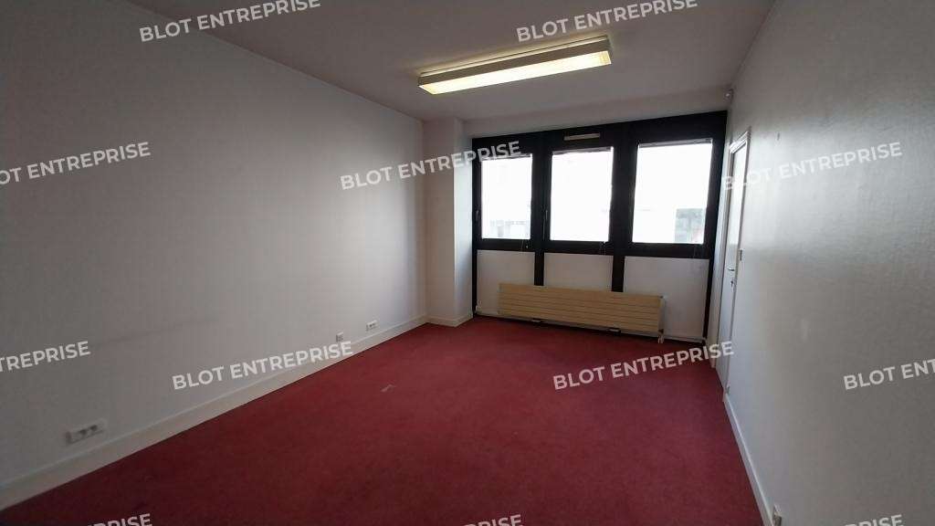 A louer bureaux 126m² belle visibilité à Nantes