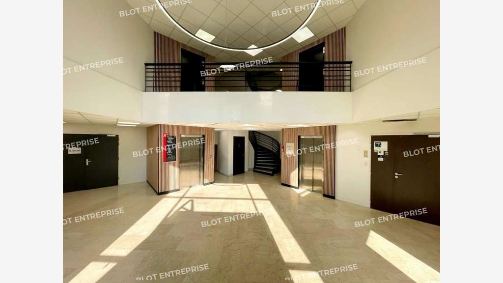 A louer bureaux 473m² Nantes Porte de la Chapelle