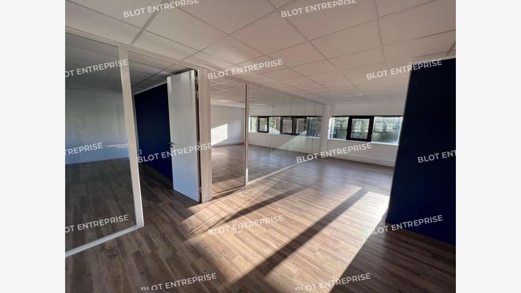 Location bureaux 560m² à Nantes Est