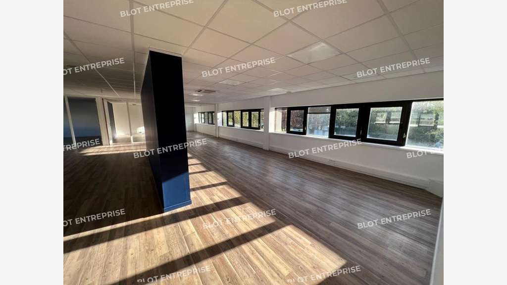 Location bureaux 560m² à Nantes Est