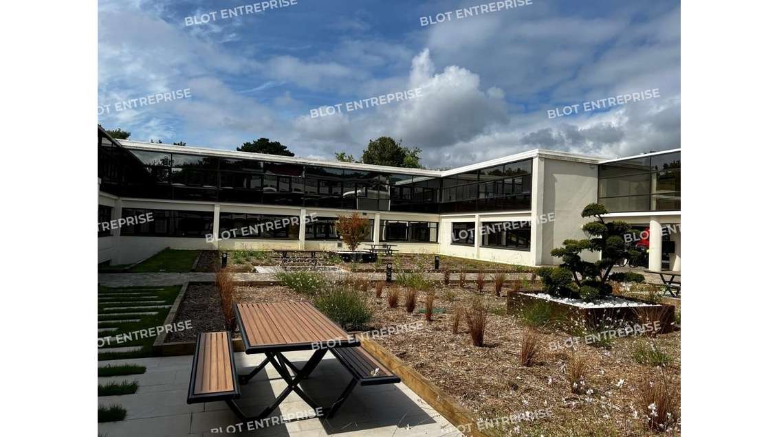 Location bureaux 560m² à Nantes Est 