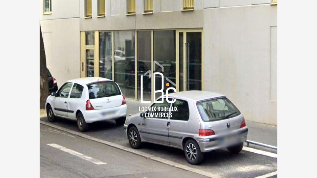 A louer bureau 40m² en RDC avec vitrine 8m Nantes