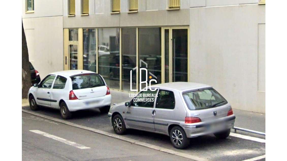 A louer bureau 40m² en RDC avec vitrine 8m Nantes 
