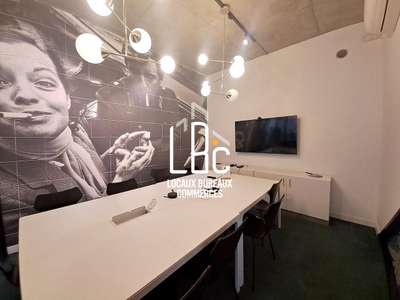 A louer bureau poste en Coworking à Nantes