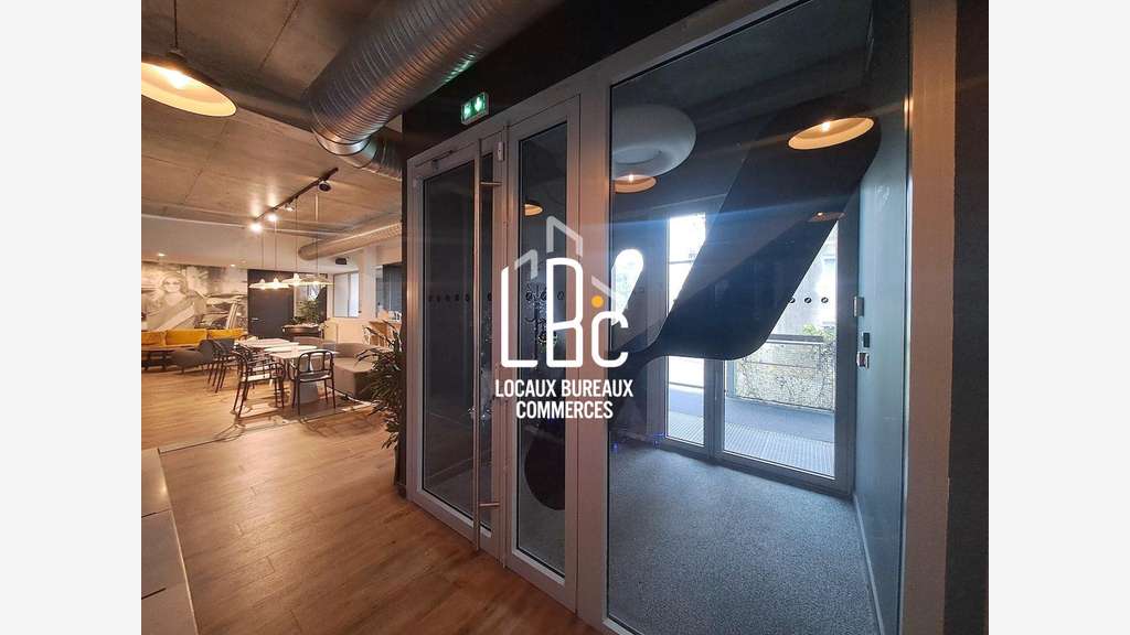 A louer bureau poste en Coworking à Nantes